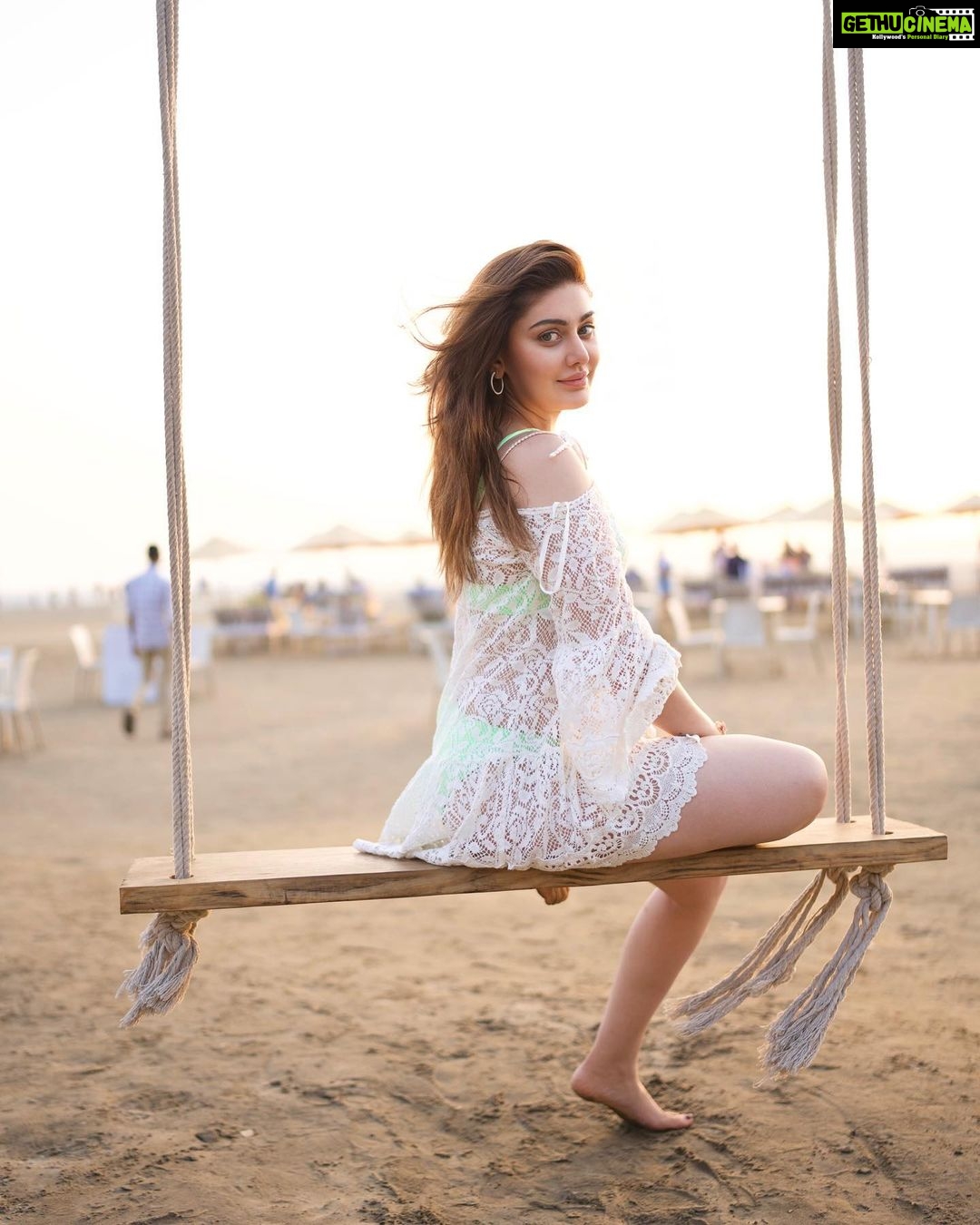 Shefali Jariwala Instagram - My love affair with the beach is everlasting …❤️❤️❤️❤️❤️❤️ 📸 @vedant_naik.25 #beachlife #goa #goadiaries #beach #love #summertime #morjim #sunsetlover #instatravel #travelgram #weekendvibes #saturday #pic