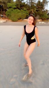 Shefali Jariwala Instagram - #weekendvibes #beachbum #beachlife #beach #love #tgif #fridayfeeling #wanderlust #goadiaries #goa #reelsindia #travelgram #travelreels #goodvibes #feelinggood #happygirl