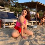 Shefali Jariwala Instagram – Feeling sandy !
#beachday 
.
.
.
#beachbum #beach #love #beachvibes #sandy #goadiaries #goabeach #goa #travelgram #sunsetlover #sundayfunday #sundayvibes