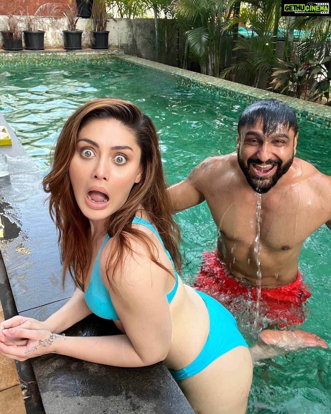 Shefali Jariwala - 284K Likes - Summer mood 24/7ā¦
āļøāļøš¹š¹ā±ļøā±ļøšš
#pooltime #potd #funtimes #goodvibes #travelgram #summer #love #nomondayblues