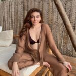 Shefali Jariwala Instagram - #vibing 🌊🌊⛱️⛱️☀️☀️🍹🍹 @thalassabeachgoa . . . #fridaywefloat #tgif #goadiaries #goa #vibes #potd #weekendmood #chillin