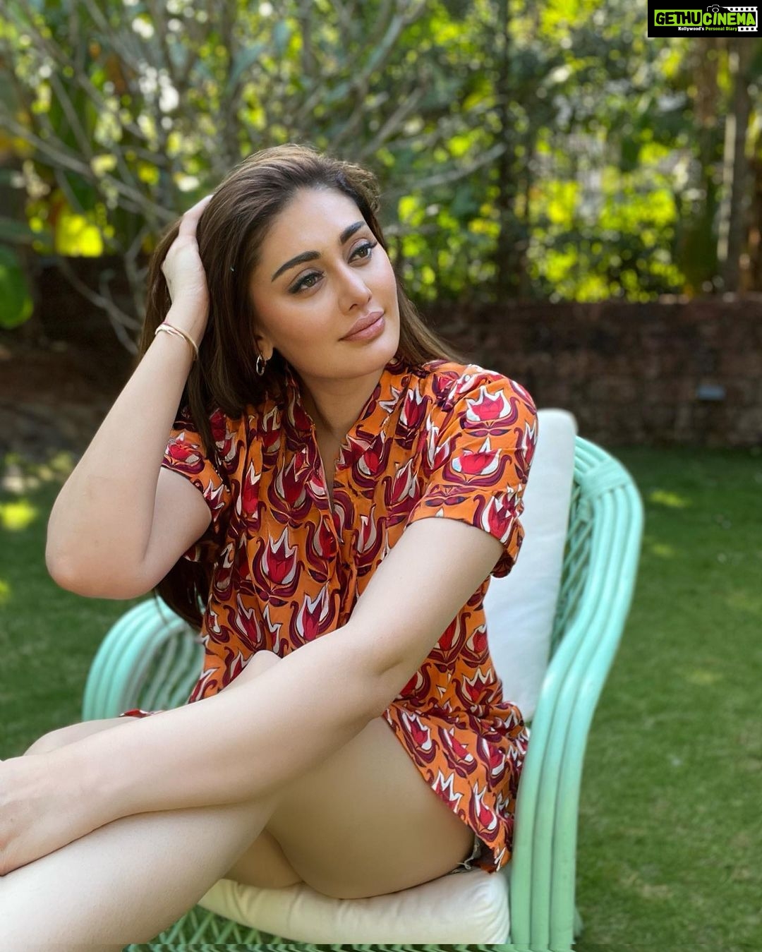 Shefali Jariwala Instagram - Healthy body… Healthy Mind… Healthy Soul …. #naturetherapy #worldhealthday . . . #getsomesunshine #healthylifestyle #naturelovers #feelinggood #loveyourself #livealittle #healthy #healthyliving #fridayvibes #weekendmood #instagood
