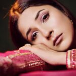 Shehnaaz Kaur Gill Instagram - Eid mubarak to everyone 💞 Makeup: @shehnaazgill Outfit: @jigarmaliofficial Jewellery: @anmoljewellers Photographer: @shreyansdungarwal Stylist: @junni.khyriem Hair: @cheemabaljit2
