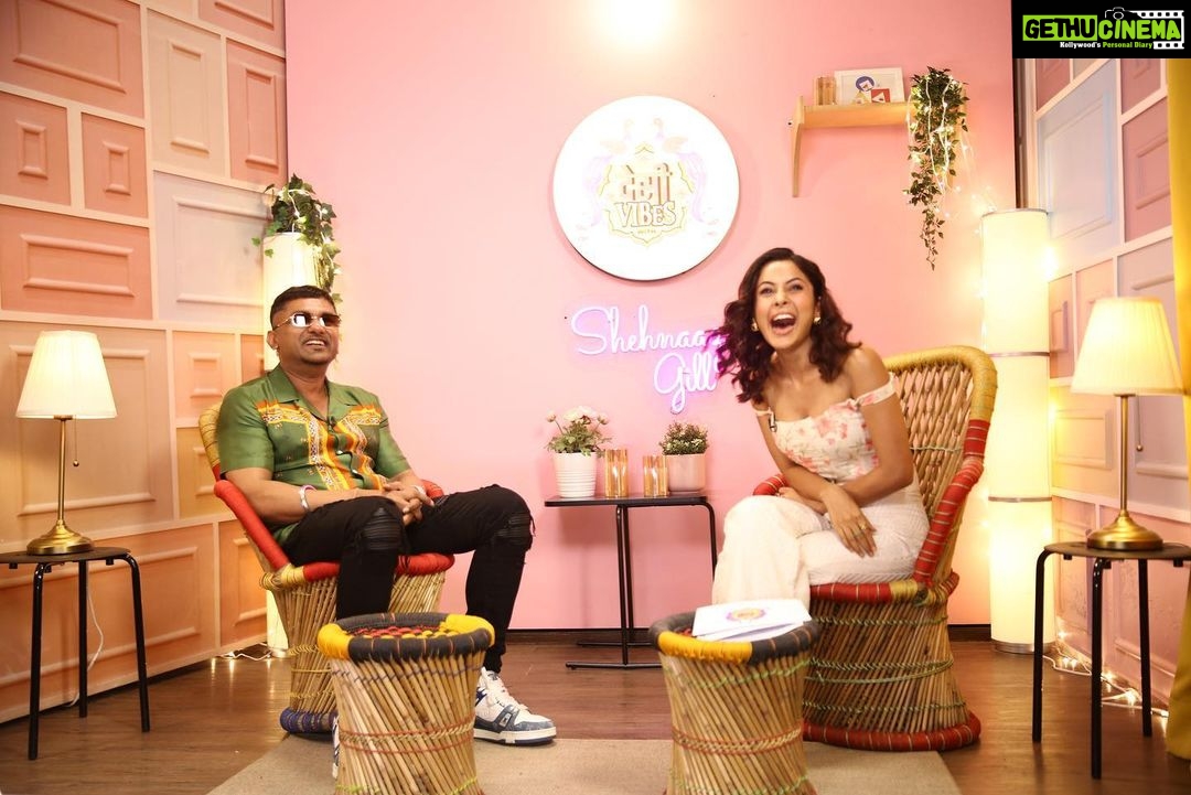 Shehnaaz Kaur Gill Instagram - Shot today with India’s OG rapper YO YO Honey Singh! #DesiVibesWithShehnaazGill @yoyohoneysingh Outfit: @veranobytanya @ascend.rohank Earrings: @iblamebeads Rings: @zariinjewelry Heels: @lodishoesindia @papillonpublicrelations Stylist: @junni.khyriem Mua: @jyotiiadvani.artistry Hair: @cheembabaljit2 Managed by: @kaushal_j Location: @merakiistudioz