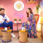Shehnaaz Kaur Gill Instagram - Shot a very exciting episode with India’s favourite @kapilsharma! What a vibe and energy! Thank you for gracing my show… dil Se thank you! ♥️ #zwigatoon17thmarch Saree: @issadesignerstudio @dipublicrelations Earrings: @vasundharajewelry @ascend.rohank Rings: @ishhaara @ascend.rohank Heels: @eridani.in Stylist: @junni.khyriem Mua: @unaid_ansari Hair: @iamhematolani Mua assistant: @shamona_makeupandhair Saree draper: @ta.nu1002 Location: @merakiistudioz