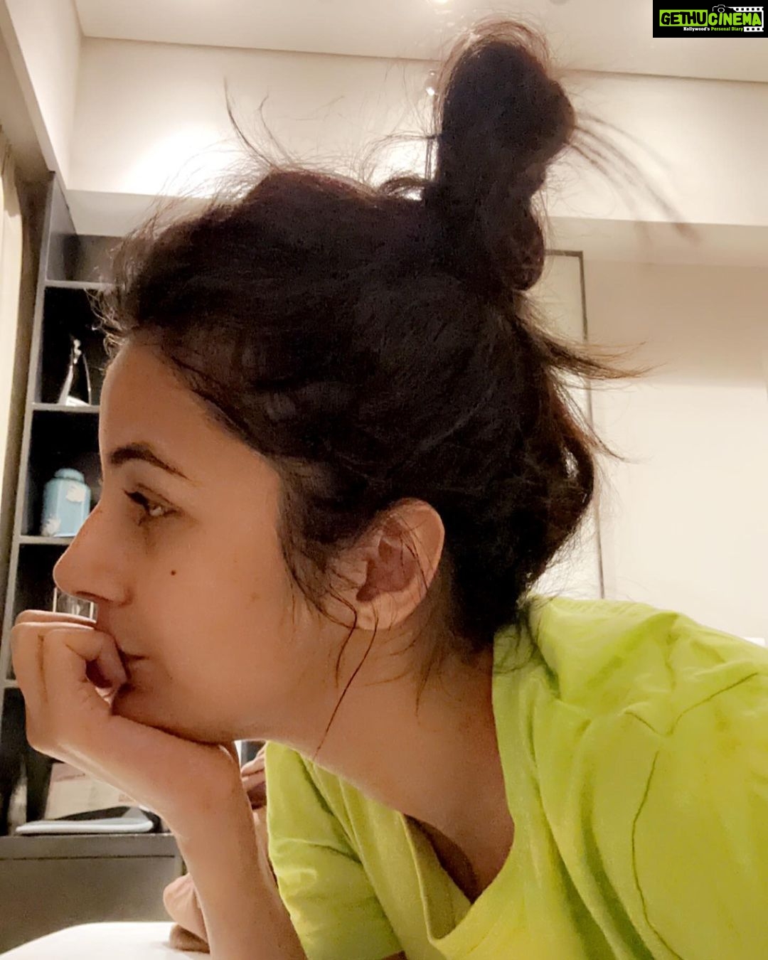 Shehnaaz Kaur Gill Instagram - Gud morning 🌸