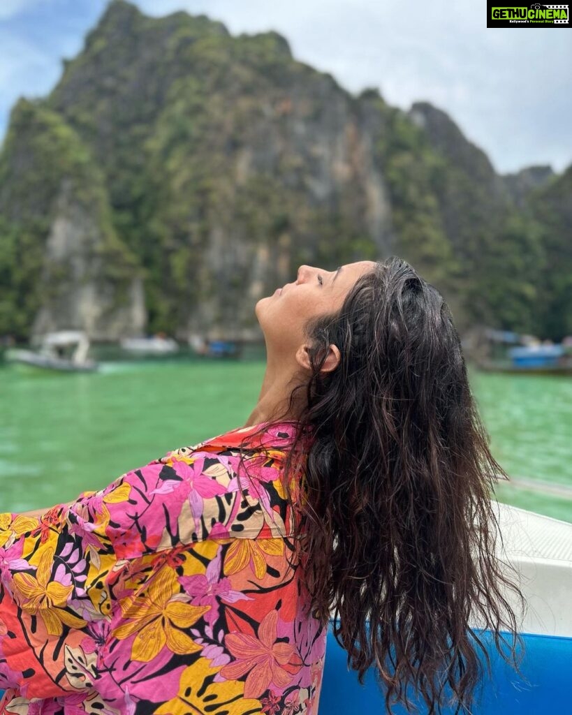 Shehnaaz Kaur Gill Instagram - Dear ocean, thank you for making us feel tiny, humble, inspired, and salty …all at once. 🌊🐬🪸 . . . . . @pickyourtrail @pullmanphuketpanwa Phi Phi Island, Phuket Thailand