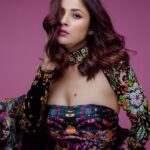 Shehnaaz Kaur Gill Instagram - 🖤🖤🖤🖤. Wearing : @iamkenferns Make up by : @vardannayak Hair by : @cheemabaljit2 Photography: @umedjadeja Manager: @kaushal_j