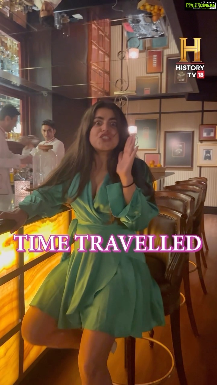 Shenaz Treasurywala Instagram - They are trying hard to keep it a secret but I think I just let the kittens out of the bag ;) Hope I’m not in trouble 👿 It has a hidden entrance, vintage décor and speakeasy vibe. The whiskey 🥃 was truly delicious 😋 and the food too. Felt like I was in Kyoto in an underground bar. But this is Bengaluru PS the upholstery is done by Sabya Saachi For Nilaya By Asian Paints #secret #japanese #whiskey #timetravel