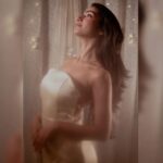 Sherlin Seth Instagram - 🕊️💫✨ . 📸 @haranish.hrf 🤍 . . . . . . . . . #sherlinseth #forthegram #foryou #forme #viralpost #whitedress #collarbone #jawline #tamilactress #tamil #bollywood #bollywoodmovies #teluguactress #telugu #goldenhour #english #beauty