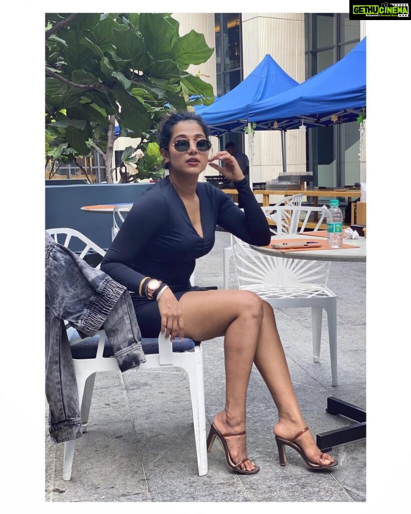 Shilpa Manjunath Instagram - Back in black 😘