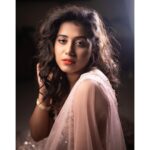 Shilpa Manjunath Instagram – 🥰

📸. @santosh_ranal_photography 
💄 @nishismakeover 
👗 @soucikabridal  @kamalrajmanickath