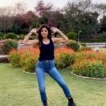 Shilpa Shetty Instagram - Chance pe Dance💃🏻🕺🏻 #TrendingSongs #reelsinstagram #shootdiaries #onlocation