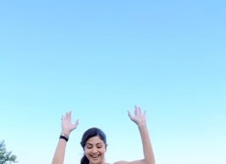 Shilpa Shetty Instagram - Just movin’ it 💃🏻 #trendingsongs #reelsi̇nstagram #shootdiaries