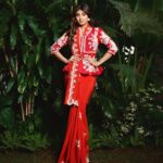 Shilpa Shetty Instagram - 𝔼𝕩𝕥𝕣𝕒𝕠𝕣𝕕𝕚नारी ♥️✨🥰 #NirbhayaSquad #LookOfTheDay #aboutlastnight #ootn #WomensDay #powerful #empowered #grateful