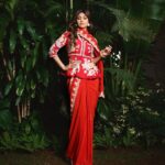 Shilpa Shetty Instagram - 𝔼𝕩𝕥𝕣𝕒𝕠𝕣𝕕𝕚नारी ♥️✨🥰 #NirbhayaSquad #LookOfTheDay #aboutlastnight #ootn #WomensDay #powerful #empowered #grateful