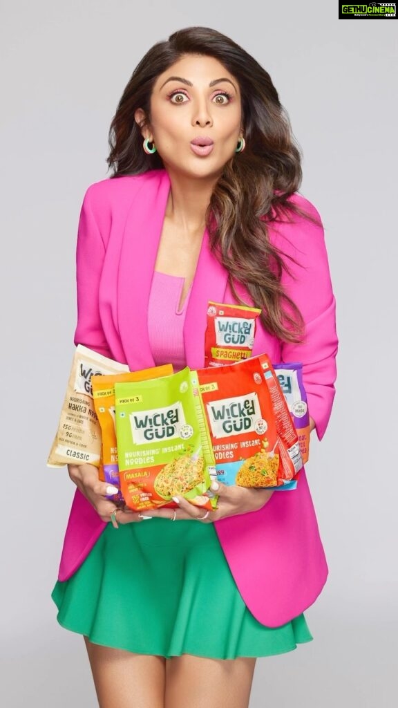Shilpa Shetty Instagram - We’re a family of food lovers and are always looking for opportunities in the better-for-you indulgent food space. I tried the WickedGud Spaghetti and was impressed by the taste & health benefits. Grown-ups liking it is one thing but when my kids lapped it up, I was sold on the idea. This inspired me to not only endorse the brand but also invest in it. I am excited to support @wickedgud in their mission to ‘unjunk’ India, one kitchen at a time🍜♥️ #ad #Wickedgud #WickedGudShilpaShetty #SwasthRahoMastRaho #HealthyLifestyle #CleanIngredients #InstantNoodle #Pasta #Noodles #NoMaida #NoMSG #HighProtein #HighFibre
