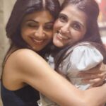 Shilpa Shetty Instagram - My Gemini twin, soul sister, and Rock of Gibraltar. Happppyyyyy Birthdayyyy. Wishing you nothing but the BEST of every single blessing that life has to offer. Don’t know what I would do without your unconditional love and unwavering support. Your cracked humour and laughter keep me going through it all, my darling. Looooovvvvvveeeeee yooouuuuuu!! Stay blessed♥️ @akankshamalhotra #birthdaygirl #fellowgemini #soulsister #bestfriend #bff #UnconditionalLove #happiness