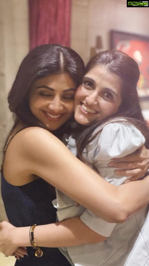 Shilpa Shetty Instagram - My Gemini twin, soul sister, and Rock of Gibraltar. Happppyyyyy Birthdayyyy. Wishing you nothing but the BEST of every single blessing that life has to offer. Don’t know what I would do without your unconditional love and unwavering support. Your cracked humour and laughter keep me going through it all, my darling. Looooovvvvvveeeeee yooouuuuuu!! Stay blessed♥️ @akankshamalhotra #birthdaygirl #fellowgemini #soulsister #bestfriend #bff #UnconditionalLove #happiness