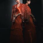 Shilpa Shetty Instagram - ℝ 𝔼 𝔽 𝕃 𝔼 ℂ 𝕋🪞♥️😌 #MondayMotivation #reflection #LookOfTheDay #ootd #grateful #blessed #workmode