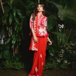 Shilpa Shetty Instagram - 𝔼𝕩𝕥𝕣𝕒𝕠𝕣𝕕𝕚नारी ♥️✨🥰 #NirbhayaSquad #LookOfTheDay #aboutlastnight #ootn #WomensDay #powerful #empowered #grateful