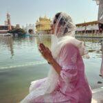 Shilpa Shetty Instagram – Waheguru ji da Khalsa 
Waheguru ji di Fateh 😇🙏

#faith #gratitude #amritsardiaries  #goldentemple Golden Temple, Amritsar, India