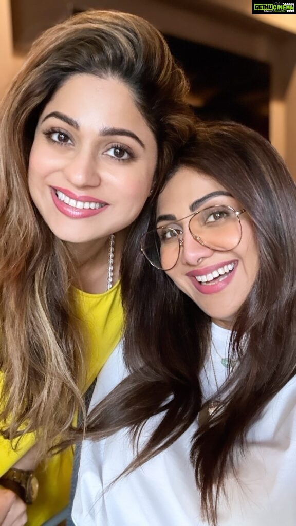 Shilpa Shetty Instagram - From sharing a box of chocolates 🍫and NOT wanting to share clothes 👗❌ From being each other’s agony aunts to pulling each other’s hair out 🤪 😈👿 To... NOW becoming an inseparable pair👭 I love you to the moon and back... HAPPPYYYYY BIRTHDAAAAYYYYY, my darling Tunki!♥️ Wishing you only all the choicest blessings the universe has to offer and great health above all ♥️🧿✨🥰 @shamitashetty_official #MunkiTunki #sistersquad #family #love #gratitude #birthdaygirl