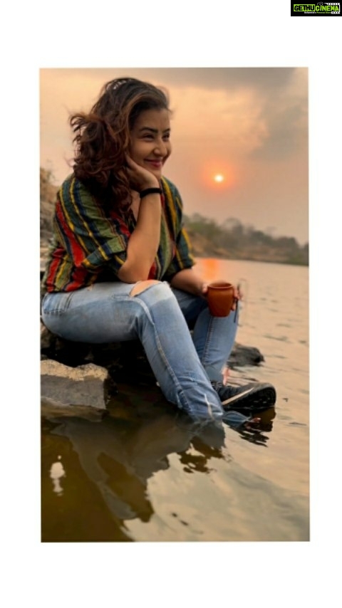 Shilpa Shinde Instagram - Phir bhi main aisi hi rahungi ACCHHI 🤣🤣❤️ #HappyHoli #happyholi2023 #reelsinstagram #funtimes #enjoylife #ShilpaShinde #Shilpians #trending #comedy #explorepage #tuesday #tuesdaymotivation #trendingsongs #trendingreels #instareels #karjat #karjatfarmhouse
