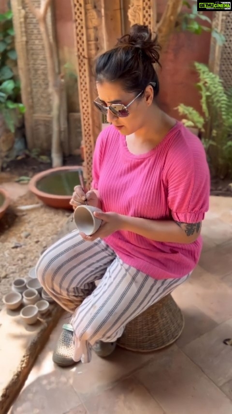 Shilpa Shinde Instagram - 💫🤎 #reelsinstagram #funtimes #enjoylife #ShilpaShinde #Shilpians #trending #comedy #explorepage #Monday #mondayvibes #art #pottery #bolnahalkehalke #trendingsongs #trendingreels #instareels #karjat #karjatfarmhouse