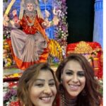 Shilpa Shinde Instagram – Happy Navratri to all❤🤗

We had a blast at the Garba night event of @falgunipathak12 ji😍

#navratrispecial #garbanight 
#shilpashinde #happynavratri  #JhalakDikhhlaaJaa #jdj #jdj10  #blessed #grateful