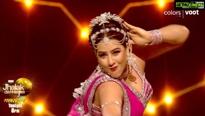 Shilpa Shinde - 20.8K Likes - Shilpa karengi aaj apne thumke se aapke dil par vaar💘
Dekhiye #JhalakDikhhlaJaa aaj raat 8 baje, sirf #Colors par.
Anytime on @voot
@shilpa_shinde_official