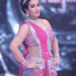 Shilpa Shinde Instagram – Naino Mein Sapna,Sapno mein Sajna💃🕺🎵🥁

Jhalak Dikhhla Jaa every Sat Sun at 8 pm on @colorstv 

Thanks a lot @iamkenferns for this avatar👗

@nishchal08

#JhalakDikhhlaaJaa #JDJ #JDJ10 #shilpashinde #JhalakDikhhlaJaa10 #bollywood #bollywoodtheme #dance #realityshow #iconicsongs #nainomeinsapna