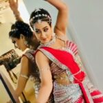 Shilpa Shinde Instagram – This weekend,It’s Bollywood Icon theme in Jhalak Dikhhla Jaa

Got an opportunity to perform on the iconic song of our favourite legendary actress #Sridevi ji❤️

Naino mein Sapna,Sapno mein Sajna💃🏻🕺

Lovely outfit by very talented @iamkenferns..Thanks ken🥰

Jhalak Dikhhla Jaa every Sat Sun at 8 pm on @colorstv 

V.C.- @ashutoshshindephotography

#JhalakDikhhlaaJaa #JDJ #JDJ10 #shilpashinde #jhalakdikhhlajaa10 #bollywood #bollywoodtheme #dance #realityshow #nainomeinsapna #himmatwala  #reelsinsta #reels #bts #funtimes  #thursdayvibes #viralvideos #iconicsongs #oldsongs