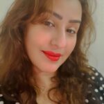Shilpa Shinde Instagram - My version🙈🤪 #Funtimes #reelsinsta #reels #IsmeTeraGhata #teraghata #friday #fridaymood #reelsinsta #shilpashinde #funnyreels #trendingreels #funnyvideos