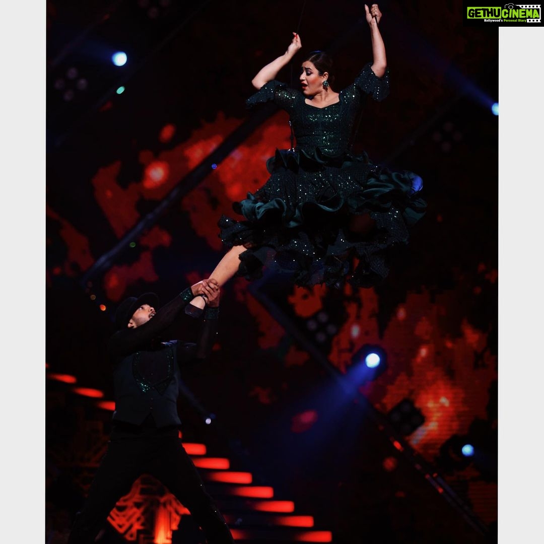 Shilpa Shinde Instagram - Something Different this week! π @shilpa_shinde_official ji in her best element, something really different and completely out of her comfort zone! Thank you for doing this! You absolutely nailed it π§Ώπ§Ώ #jdj10 #jdj #choreographer #dancingwiththestars #jhalakdikhlajaa #love #latin #india #dance #shilpashinde #instagood #instagram #instadaily