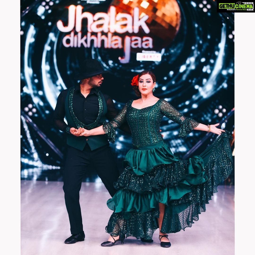 Shilpa Shinde Instagram - Something Different this week! π @shilpa_shinde_official ji in her best element, something really different and completely out of her comfort zone! Thank you for doing this! You absolutely nailed it π§Ώπ§Ώ #jdj10 #jdj #choreographer #dancingwiththestars #jhalakdikhlajaa #love #latin #india #dance #shilpashinde #instagood #instagram #instadaily