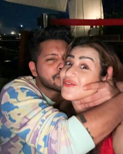 Shilpa Shinde Instagram - It's about last night🎉
Happy Birthday @mr_faisu_07🎂💕

Jab  hum kisi ko pasand karte hain aur phir jab personally unko milte hain toh uss time ki feelings kya  hoti hai..I can relate as a fan after meeting you all..
love to all😍❤

@nishantbhat85
@pratiksehajpal
@paras_kalnawat 
@munawar.faruqui
@rajivadatia
@nishchal08
@deepti_n
@pratikutekar.official

#JhalakDikhhlaJaa
#JhalakDikhhlaJaa10 #faisalshaikh #birthdaybash #shilpashinde #nishantbhat #pratiksehajpal #paraskalnawat #munawarfaruqui #funtimes
