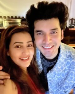 Shilpa Shinde Instagram - It's about last night🎉
Happy Birthday @mr_faisu_07🎂💕

Jab  hum kisi ko pasand karte hain aur phir jab personally unko milte hain toh uss time ki feelings kya  hoti hai..I can relate as a fan after meeting you all..
love to all😍❤

@nishantbhat85
@pratiksehajpal
@paras_kalnawat 
@munawar.faruqui
@rajivadatia
@nishchal08
@deepti_n
@pratikutekar.official

#JhalakDikhhlaJaa
#JhalakDikhhlaJaa10 #faisalshaikh #birthdaybash #shilpashinde #nishantbhat #pratiksehajpal #paraskalnawat #munawarfaruqui #funtimes