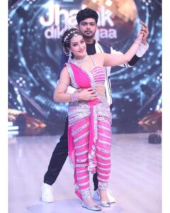 Shilpa Shinde Instagram - Naino Mein Sapna,Sapno mein Sajna💃🕺🎵🥁

Jhalak Dikhhla Jaa every Sat Sun at 8 pm on @colorstv 

Thanks a lot @iamkenferns for this avatar👗

@nishchal08

#JhalakDikhhlaaJaa #JDJ #JDJ10 #shilpashinde #JhalakDikhhlaJaa10 #bollywood #bollywoodtheme #dance #realityshow #iconicsongs #nainomeinsapna