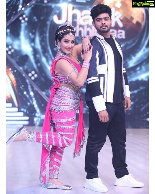 Shilpa Shinde Instagram - Naino Mein Sapna,Sapno mein Sajna💃🕺🎵🥁 Jhalak Dikhhla Jaa every Sat Sun at 8 pm on @colorstv Thanks a lot @iamkenferns for this avatar👗 @nishchal08 #JhalakDikhhlaaJaa #JDJ #JDJ10 #shilpashinde #JhalakDikhhlaJaa10 #bollywood #bollywoodtheme #dance #realityshow #iconicsongs #nainomeinsapna