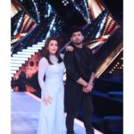 Shilpa Shinde Instagram – Koi Kaafi “Akela” hai.
Aur Koi “Akela” hi “Kaafi” hai🙂

#JhalakDikhhlaJaa #JDJ #JDJ10 #JhalakDikhhlaJaa10 #FamilySpecial #ShilpaShinde
@colorstv @nishchal08