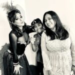 Shilpa Shinde Instagram - We all had a blast in Retro Week💃🏻 You guys will be super happy after watching upcoming episode of #JhalakDikhhlaaJaa ❤ @kalpesh_joshi @kush_keswani_photography @trupti.patel.a.shinde @iam_mannugiri #jhalakdikhhlajaa10 #JDJ #JDJ10 #retro #retrobollywood #retrospecial #shilpashinde #danceshow #tuesday #tuesdayvibes #shootdiaries