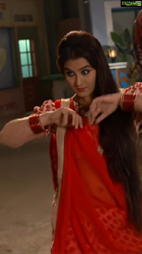Shilpa Shinde - 32.2K Likes - Kya aisa dance ka jalwa dikha ke mein jhalak ka show jeet jaungi🤔😁😂
Jaldi se btao, mujhe aur kitni mehnat karni padegi aap sabko entertain karne ke liye🙈😉❤️ #JhalakDikhhlaJaa
#dance #happyfriendshipday
#funtimes #shilpashinde #instareels #angooribhabhi #reelkarofeelkaro #trending #Yaarnaamiley