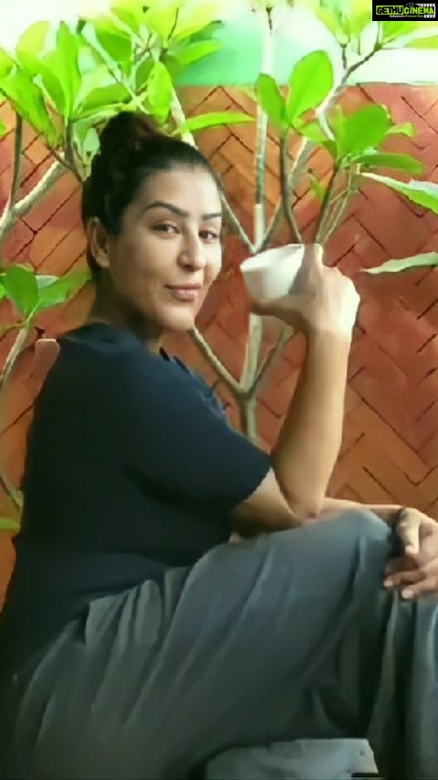 Shilpa Shinde Instagram - तुम्ही ठरवलेल्या ध्येयांवर, लोक हसत नसतील तर, तुमची ध्येये खूपच लहान आहेत हे लक्षात घ्या.✨❤️ जिंकण्याची मजा तेव्हाच येते, जेव्हा सर्वजण तुमच्या हरण्याची वाट पाहत असतात. (Sorry friends reposting it due to technical glitches) #माझंघर #myhome #farmhouse #karjat #महाराष्ट्र कामगार दिवसाच्या शुभेच्छा #labourday #hardwork #perserverance #reelsinstagram #reelkarofeelkaro#explore Karjat Farm House
