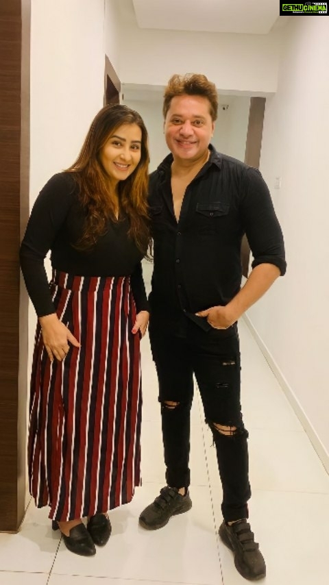 Shilpa Shinde - 21.9K Likes - ❤️ a good director creates an environment, which gives the actor the encouragement to fly.
@kapil_kaustubh_sharma
#MargaonTheClosedFile
#reelsinstagram #reelitfeelit #funnyreels #shooting #dubbing #series #funtimes #trending #reelkarofeelkaro