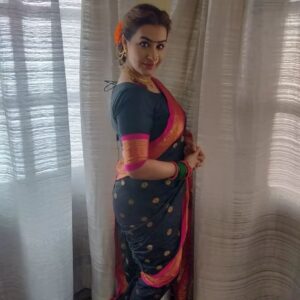 Shilpa Shinde Instagram - Jai Maharashtra 🧡

#saree #sareelove #thursdayvibes #ndstudio #mahautsav2022  #shilpashinde #karjat #morningvibes
