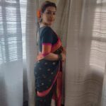 Shilpa Shinde Instagram – Jai Maharashtra 🧡

#saree #sareelove #thursdayvibes #ndstudio #mahautsav2022  #shilpashinde #karjat #morningvibes