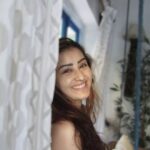 Shilpa Shinde Instagram - Shayad mere chahane walon ke liye mera muskurana hi kafi hai💖✨ Have a great Sunday 🤗 #sundayvibes #laugh #sundaymood☀️ #smile #mood