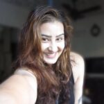 Shilpa Shinde Instagram - Shayad mere chahane walon ke liye mera muskurana hi kafi hai💖✨ Have a great Sunday 🤗 #sundayvibes #laugh #sundaymood☀️ #smile #mood