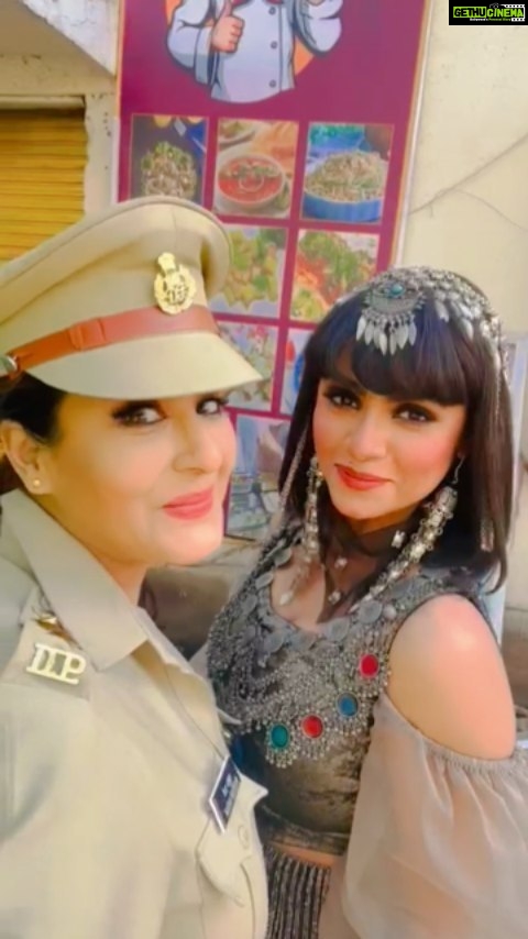 Shilpa Shinde - 18.9K Likes - #BTS with beautiful @sayantanighosh0609 ❤❤
#MaddamSir #policeofficer #Police #shilpashinde #reels #trending #instareels #wednesday #entertainment #funtimes #reelsinstagram #wednesdayvibes #masti
#reelsvideo #teranasha